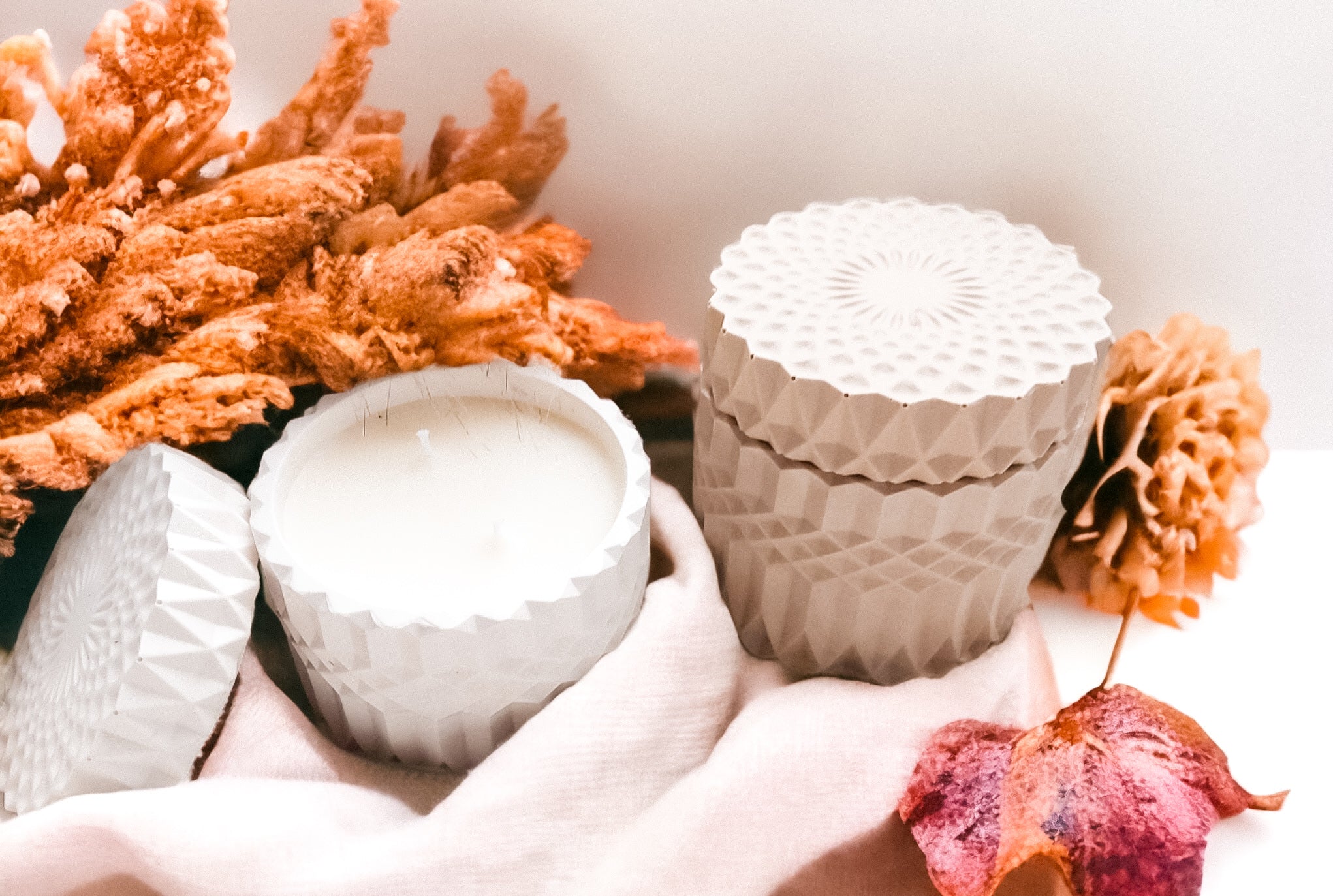 Creating the Perfect Cozy Atmosphere: Unveiling the Best Autumn Candle Scents