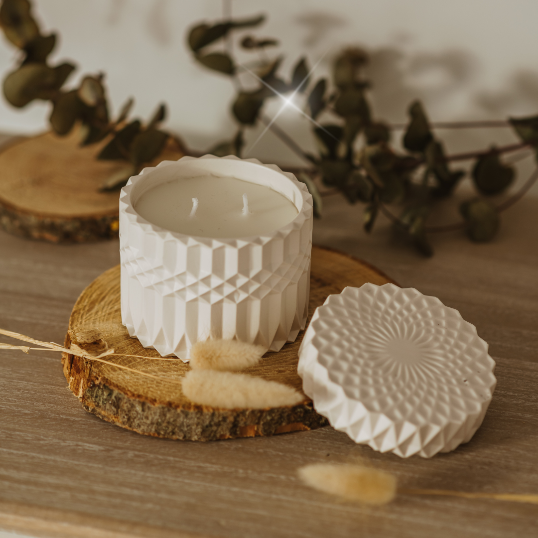 White Lily & Rose - Geo Candle