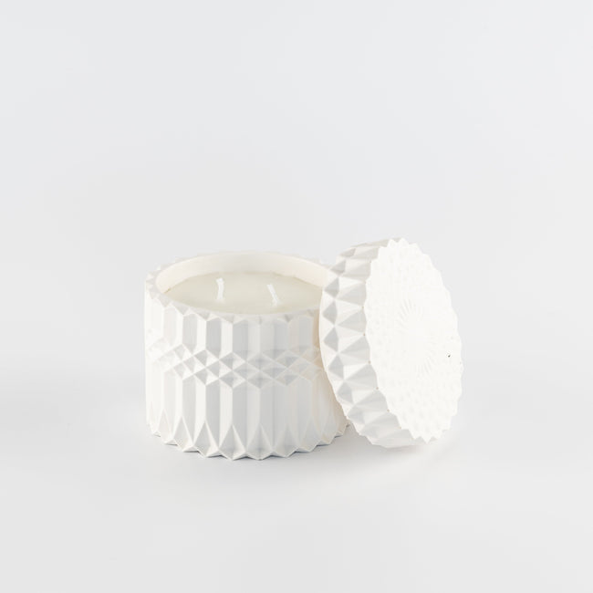 Luxury candle in white candle holder with lid